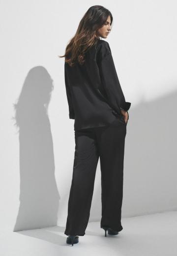 Атласная блузка