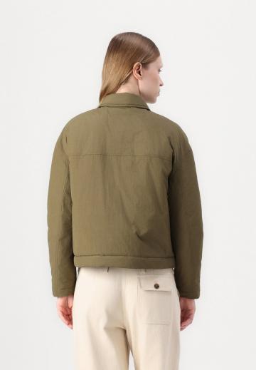 Куртка с накладнымит карманами