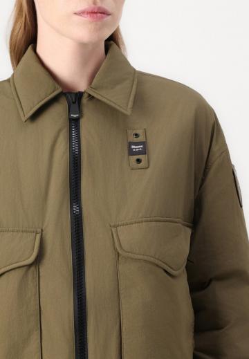 Куртка с накладнымит карманами