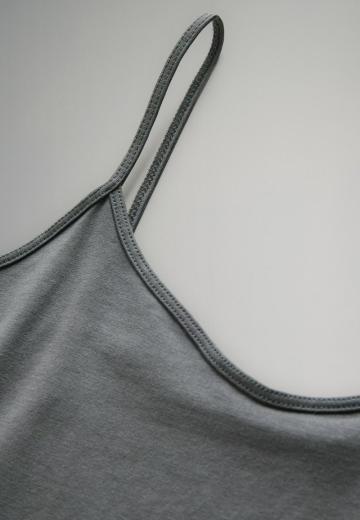 Топ на бретельках