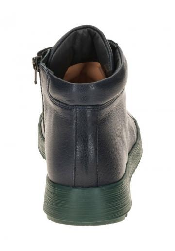 Ботинки на шнуровке