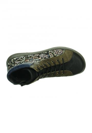 Ботинки на шнуровке