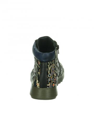 Ботинки на шнуровке