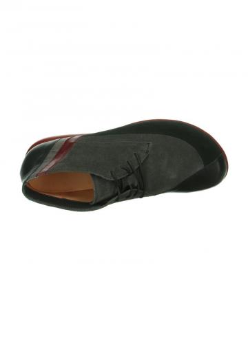 Ботинки на шнуровке