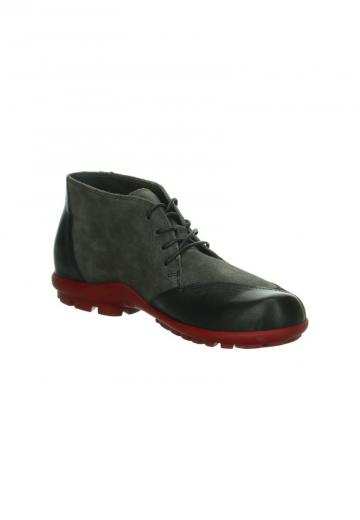 Ботинки на шнуровке