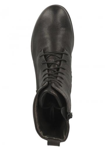 Ботинки на шнуровке