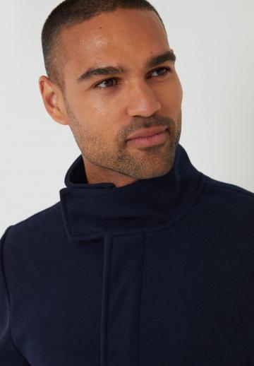 Короткое пальто