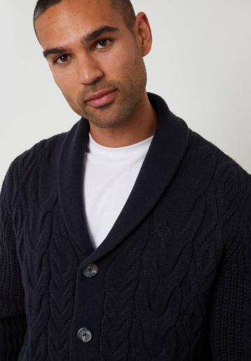 Вязаная кофта