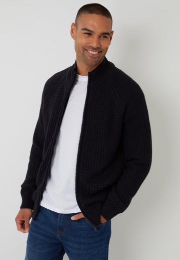 Вязаная кофта