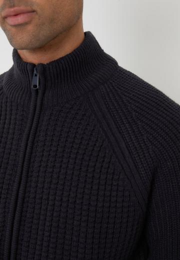 Вязаная кофта