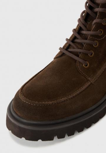 Ботинки на шнуровке