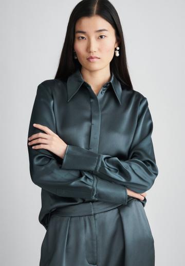 Атласная блузка