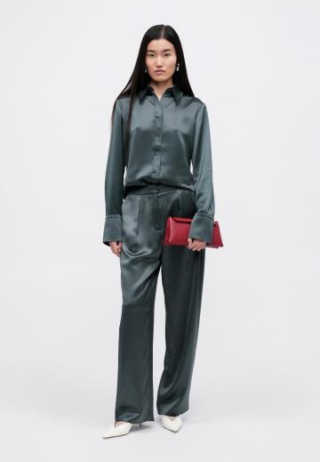 Атласная блузка