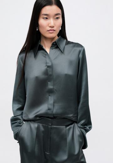 Атласная блузка