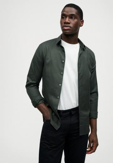 Узкие джинсы