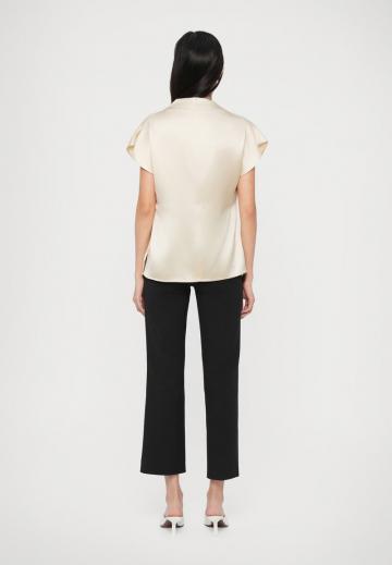 Атласная блузка