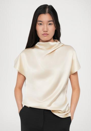 Атласная блузка