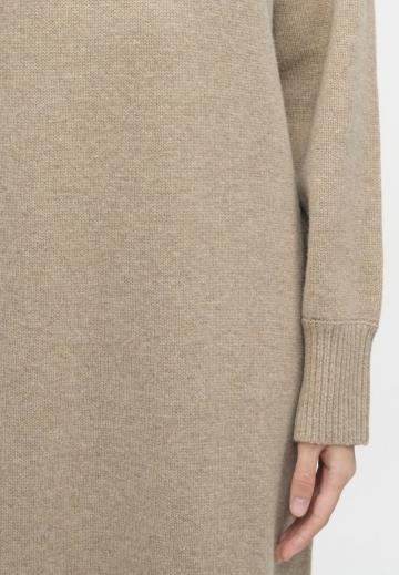 Вязаное платье