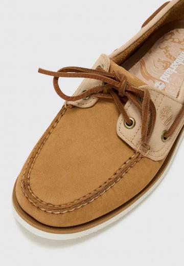 Ботинки на шнуровке