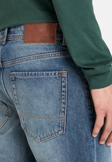 Прямые джинсы