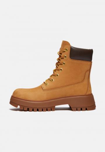 Ботинки на шнуровке