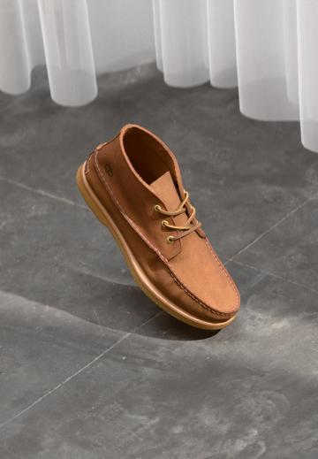 Ботинки на шнуровке