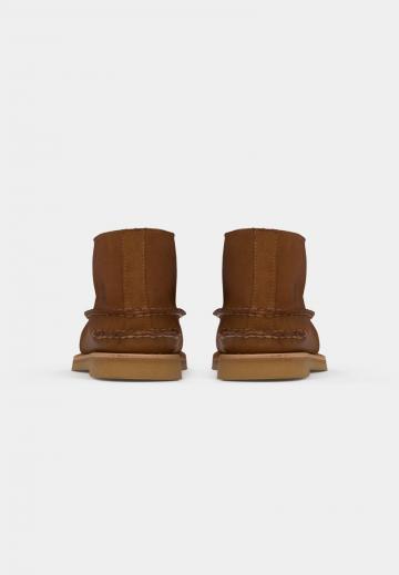 Ботинки на шнуровке