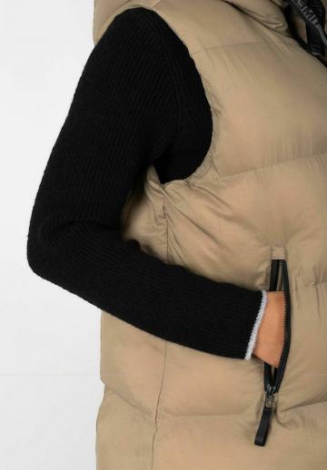 Длинный жилет