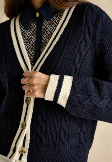 Жаккардовая вязаная кофта