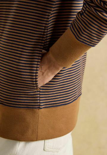 Пуловер с капюшоном