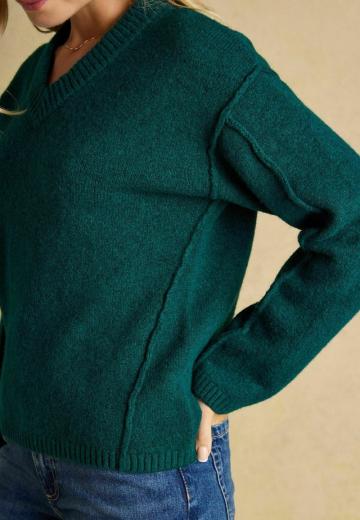 Пуловер с вырезом V