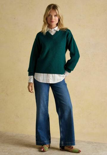 Пуловер с вырезом V