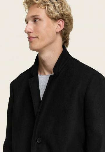 Короткое пальто