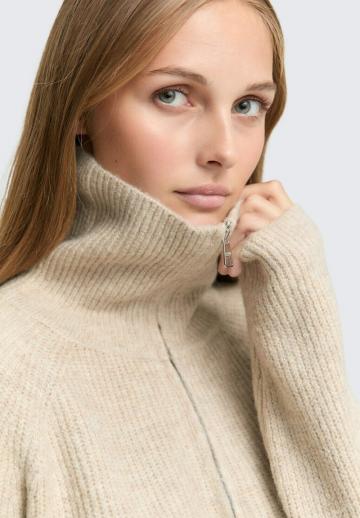 Вязаное платье