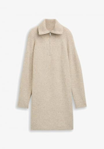 Вязаное платье