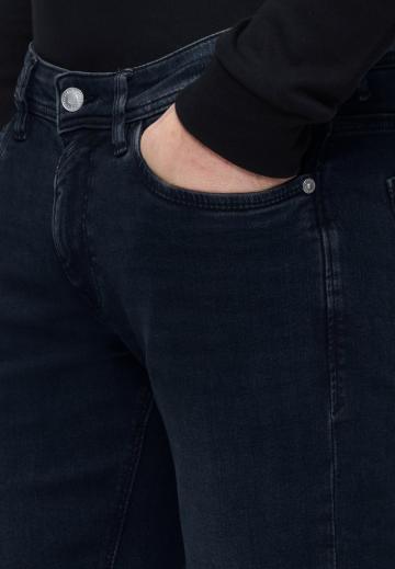 Узкие джинсы