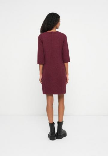 Вязаное платье