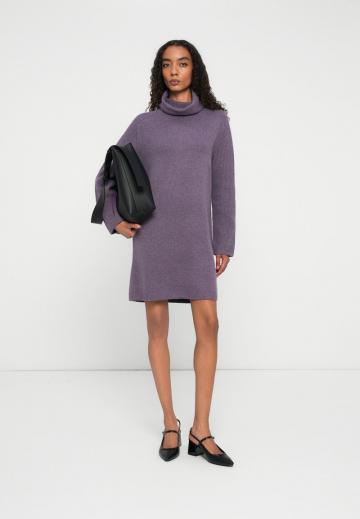 Вязаное платье