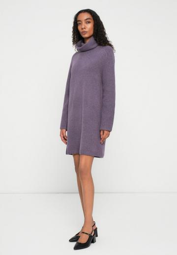 Вязаное платье