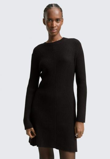 Платье футляр