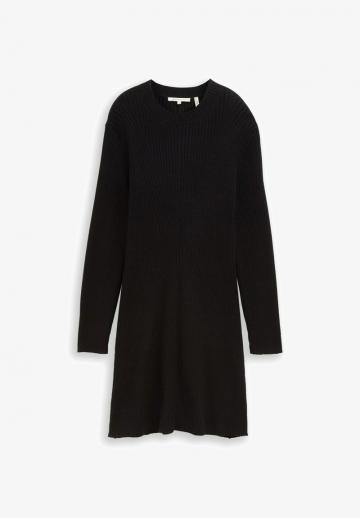 Платье футляр