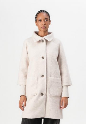 Короткое пальто