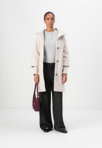 Короткое пальто