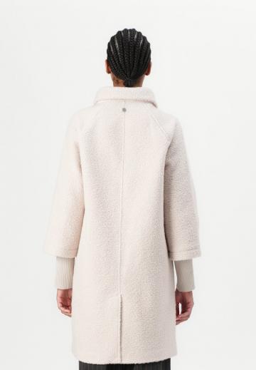 Короткое пальто