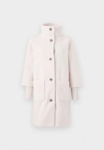 Короткое пальто