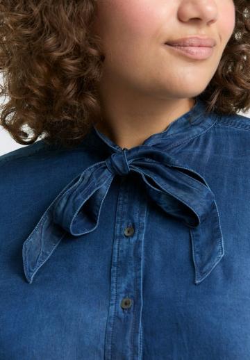 Джинсовая блузка