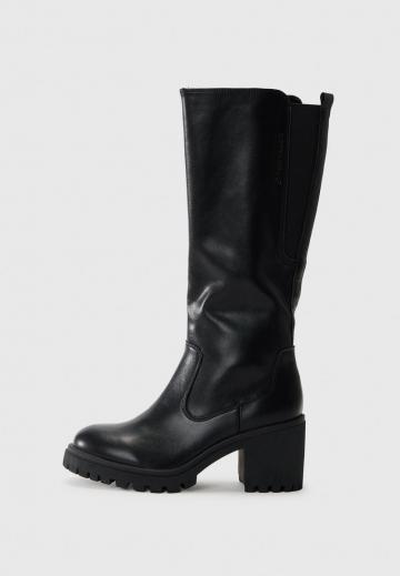 Высокие сапоги