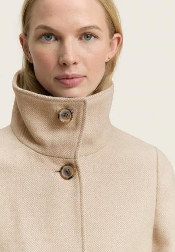 Короткое пальто