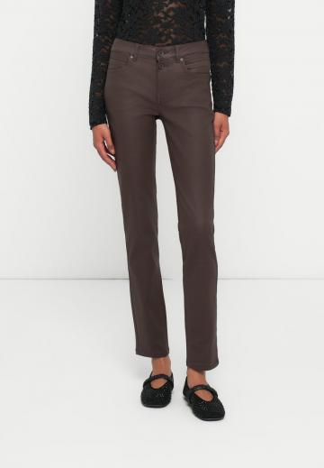 Узкие джинсы