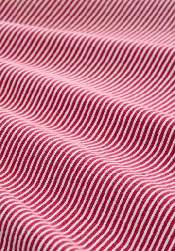 Пуловер в полоску